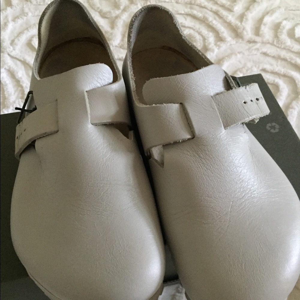 Birkenstock leather sandals !